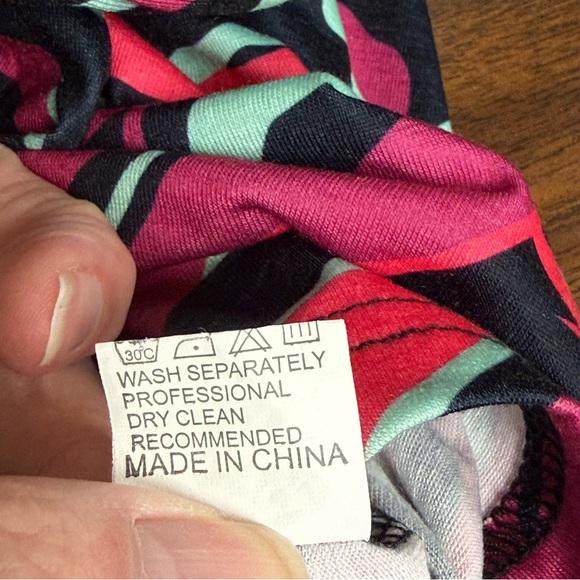 Southern Stitch Black Pink Print Keyhole Top Large Stretch Blouse - Picture 9 of 10